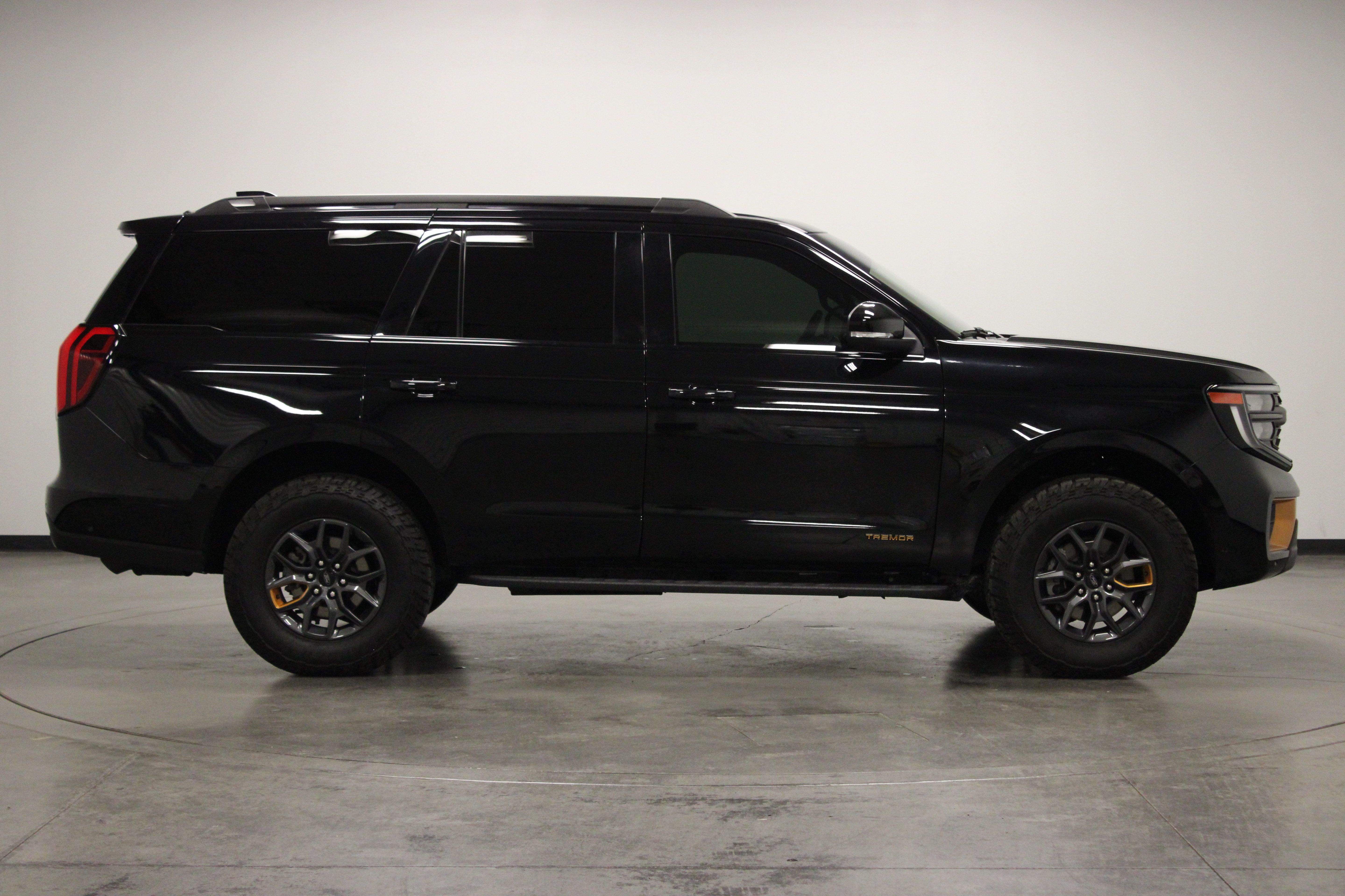 Used 2025 Ford Expedition Tremor AWD/4WD image 9