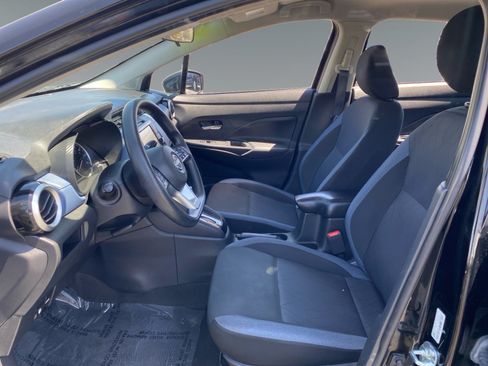 Used 2023 Nissan Versa SV FWD image 9