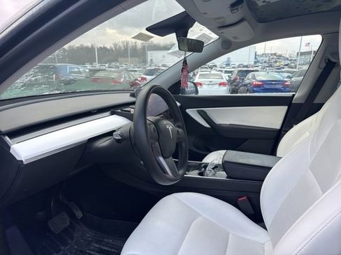 Used 2021 Tesla Model Y Long Range image 5