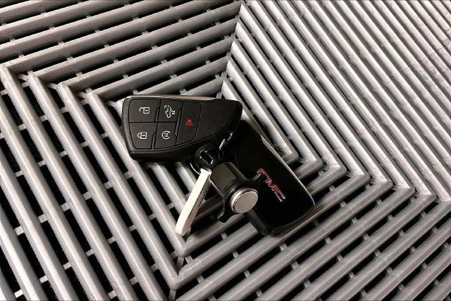 Used 2024 GMC Sierra 1500 Pro w/ Graphite Edition AWD/4WD image 11