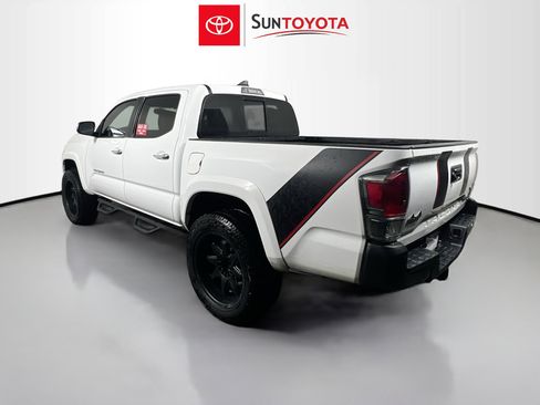 Used 2017 Toyota Tacoma Limited w/ Tow Package AWD/4WD image 6