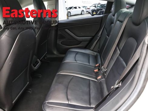 Used 2018 Tesla Model 3 Mid Range RWD image 16