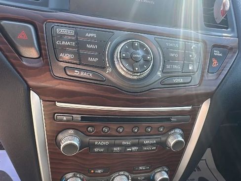 Used 2020 Nissan Pathfinder Platinum FWD image 29