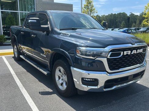 Used 2025 RAM 1500 Big Horn AWD/4WD image 3