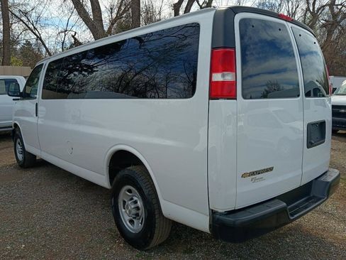 Used 2022 Chevrolet Express 3500 LS image 7