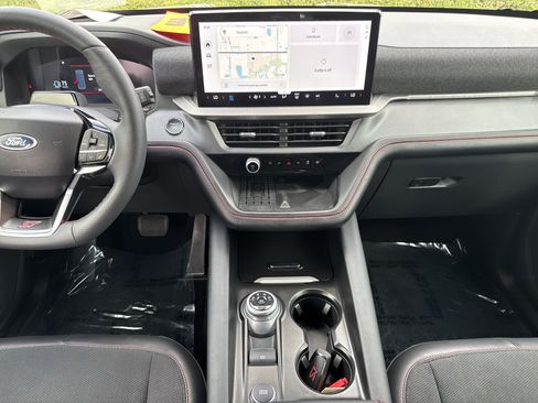 Used 2025 Ford Explorer ST AWD/4WD image 14