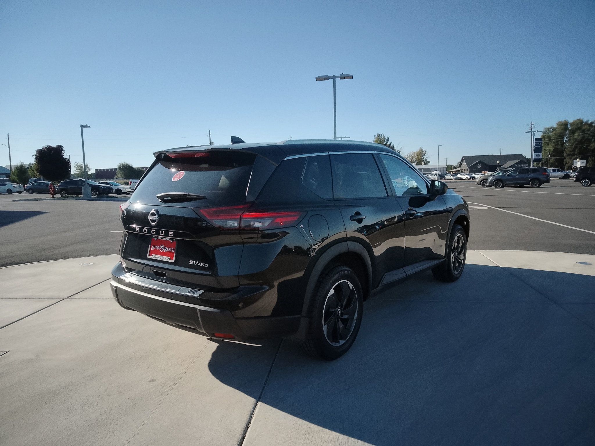 Used 2024 Nissan Rogue SV w/ SV Premium Package AWD/4WD image 3