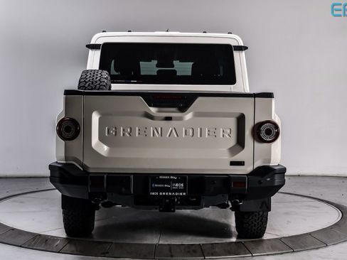 Used 2025 INEOS Grenadier Fieldmaster Edition image 5