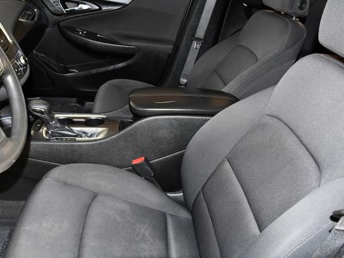 Used 2021 Chevrolet Malibu LT FWD image 37