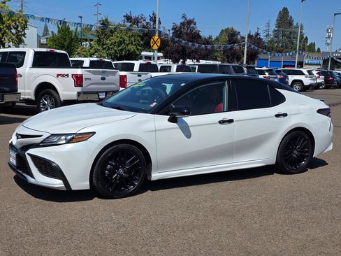 Used 2022 Toyota Camry XSE w/ Carpet Mat Package (TMS) FWD image 28