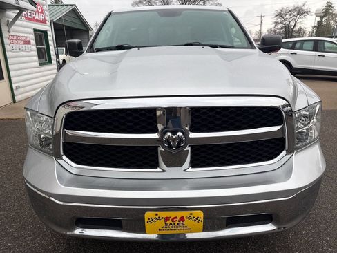 Used 2017 RAM 1500 Classic SLT AWD/4WD image 3