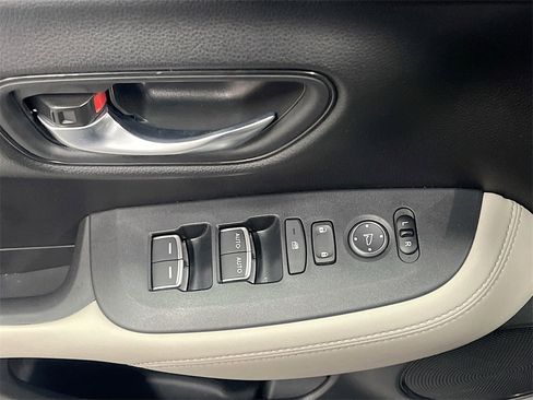 Used 2024 Honda HR-V EX-L image 17