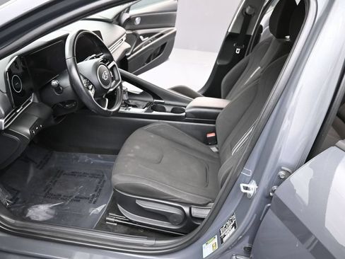 Used 2023 Hyundai Elantra SEL w/ Convenience Package FWD image 11