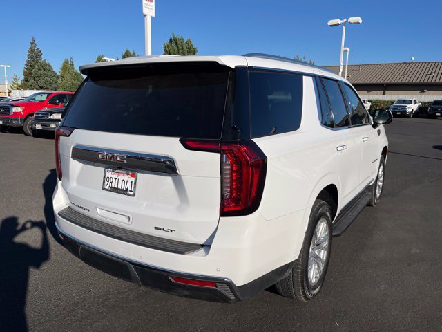 Used 2024 GMC Yukon SLT w/ SLT Luxury Package AWD/4WD image 3