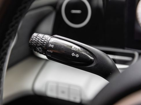 Used 2021 Hyundai Elantra Limited image 67