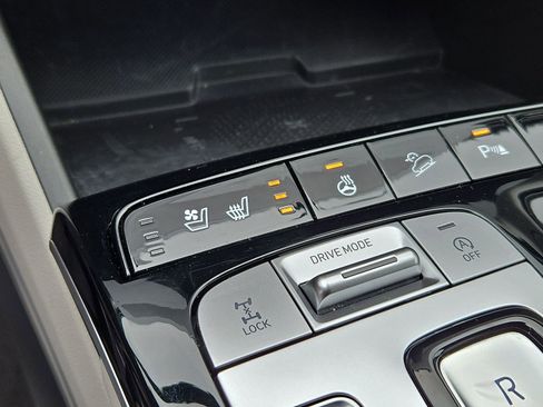 Certified 2023 Hyundai Tucson Limited AWD/4WD image 25