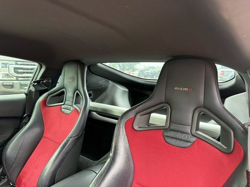 Used 2015 Nissan 370Z NISMO RWD image 6