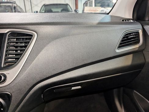 Used 2020 Hyundai Accent SE image 34