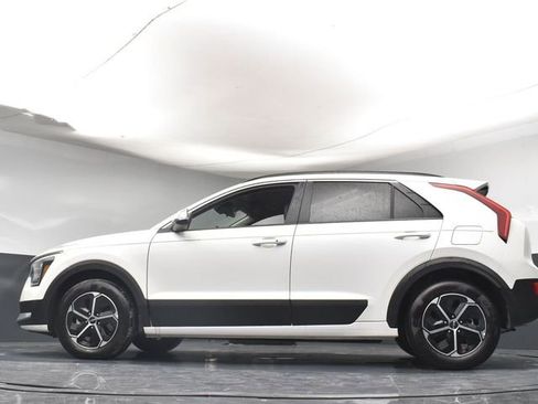 Used 2025 Kia Niro EX FWD image 33