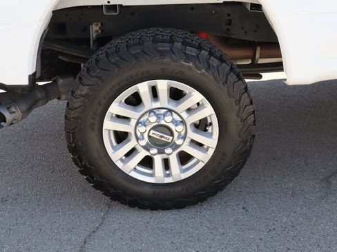 Used 2019 Ford F250 XLT w/ Snow Plow Prep Package AWD/4WD image 11