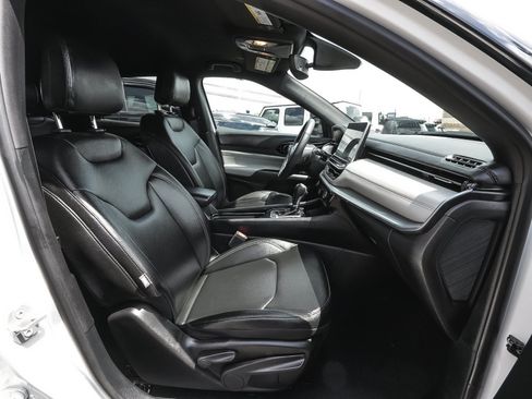 Used 2025 Jeep Compass Limited AWD/4WD image 40