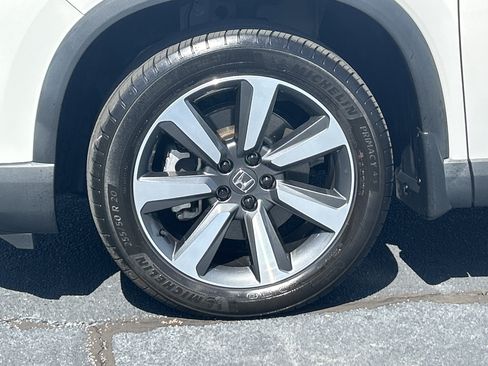 Used 2023 Honda Pilot Touring image 32