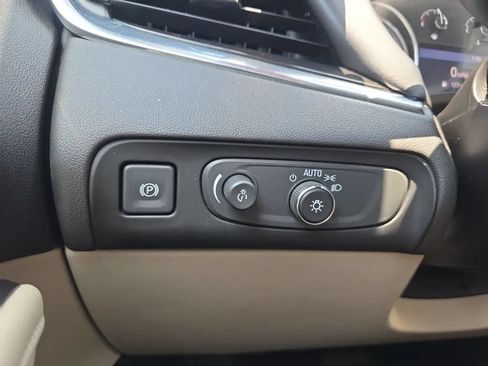 Used 2020 Buick Enclave Essence FWD image 22