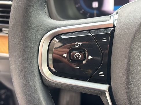 Used 2024 Volvo XC90 B6 Plus image 17