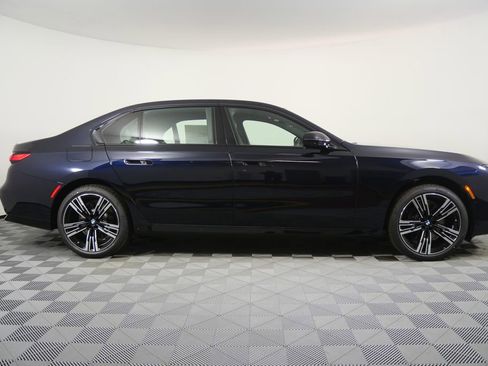 New 2026 BMW 740i RWD image 2