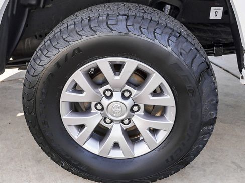 Used 2017 Toyota Tacoma SR5 image 13