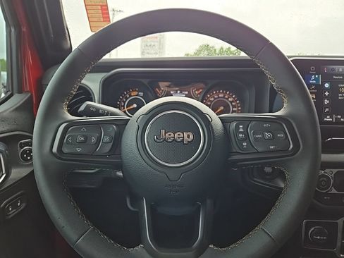 Used 2024 Jeep Wrangler Unlimited Sport AWD/4WD image 40