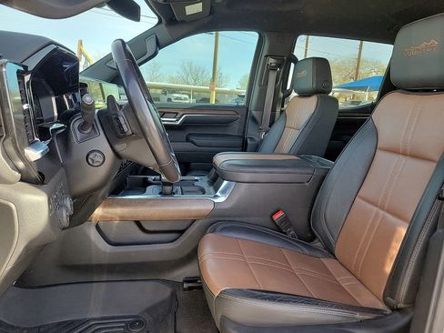 Used 2023 Chevrolet Silverado 1500 High Country w/ Z71 Off-Road Package image 12