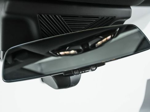 Used 2023 BMW 740i w/ Parking Assistance Package image 80