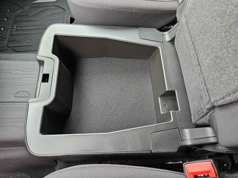 Certified 2025 GMC Sierra 1500 SLE w/ Preferred Package image 30