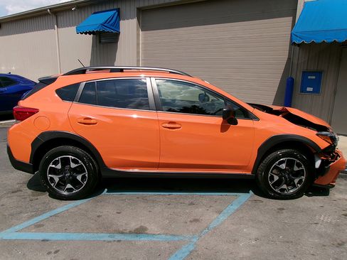 Used 2019 Subaru Crosstrek 2.0i w/ Eyesight System image 1