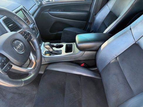 Used 2018 Jeep Grand Cherokee Altitude image 22