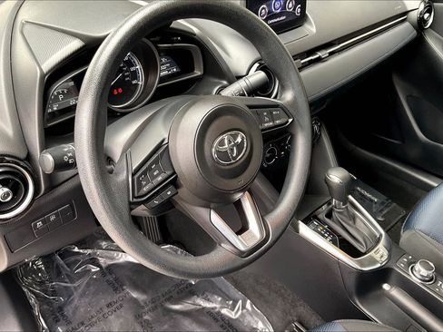 Used 2019 Toyota Yaris LE image 14