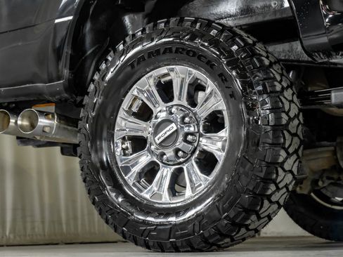 Used 2019 Ford F250 XLT w/ XLT Premium Package image 52