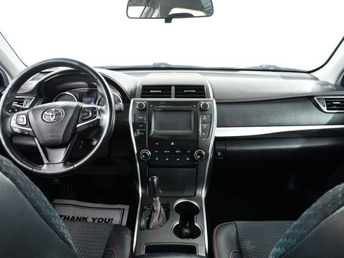 Used 2015 Toyota Camry SE FWD image 7
