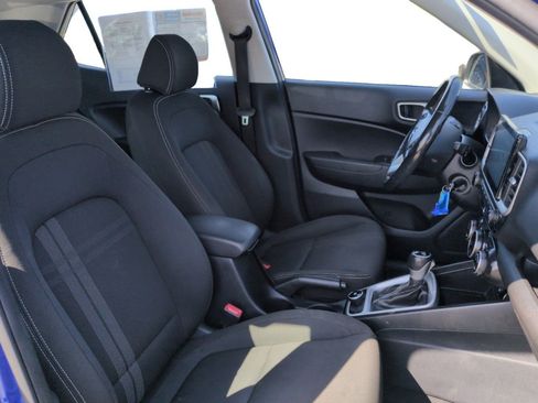 Used 2023 Hyundai Venue SEL FWD image 28
