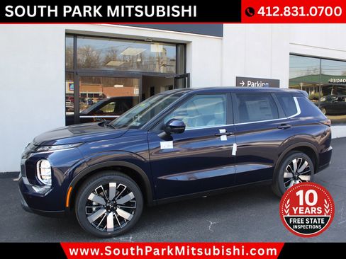 New 2025 Mitsubishi Outlander SE image 2