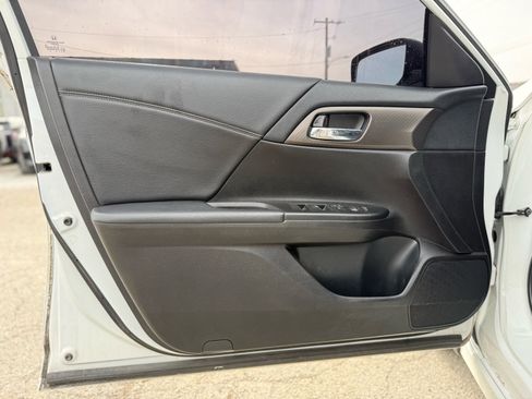 Used 2016 Honda Accord Sport image 11