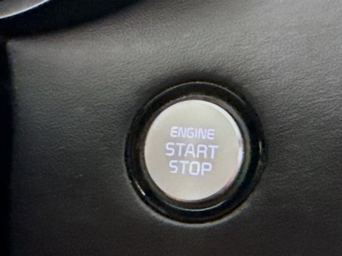 Used 2019 Kia Stinger GT2 AWD/4WD image 21