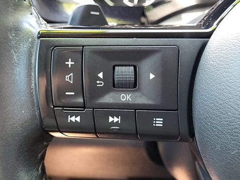 Certified 2022 Nissan Pathfinder SL w/ SL Black Package FWD image 12