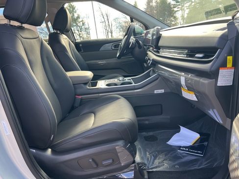 New 2026 Kia Carnival EX image 15