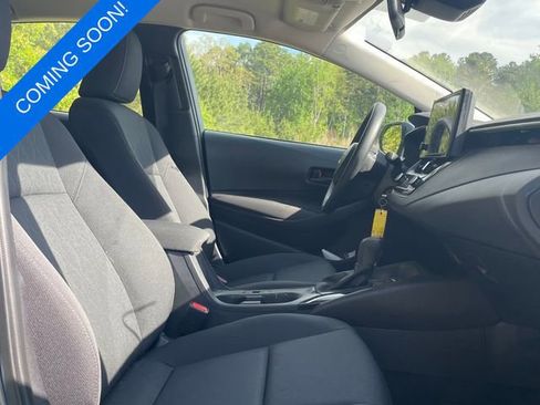 Used 2025 Toyota Corolla LE image 5