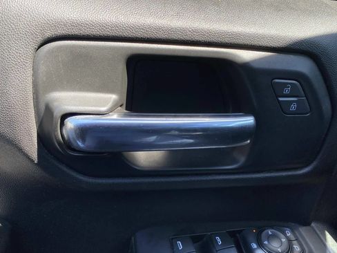 Used 2019 Chevrolet Silverado 1500 Custom w/ Custom Value Package RWD image 15