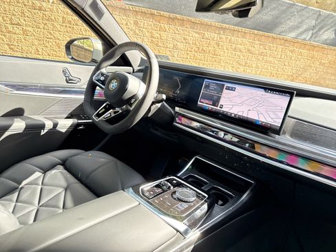 Used 2026 BMW 740i xDrive w/ Premium Package AWD/4WD image 10