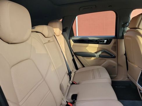 Used 2021 Porsche Cayenne S image 26
