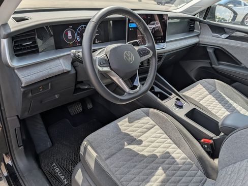 Certified 2026 Volkswagen Tiguan S AWD/4WD image 18